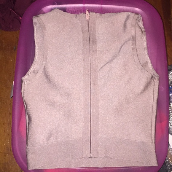 Charlotterusse Cream short shirt. - Picture 6 of 6